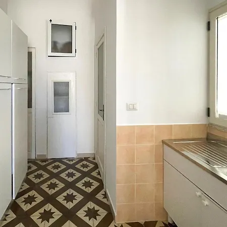 דירה Cozy In With Kitchenette